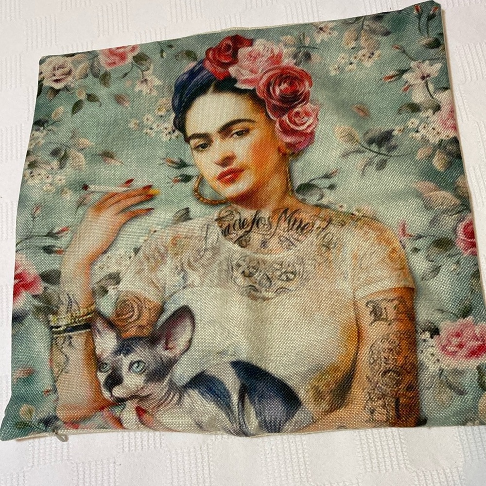 FRIDA KAHLO PICTURE ZIPPERED THROW PILLOW COVER